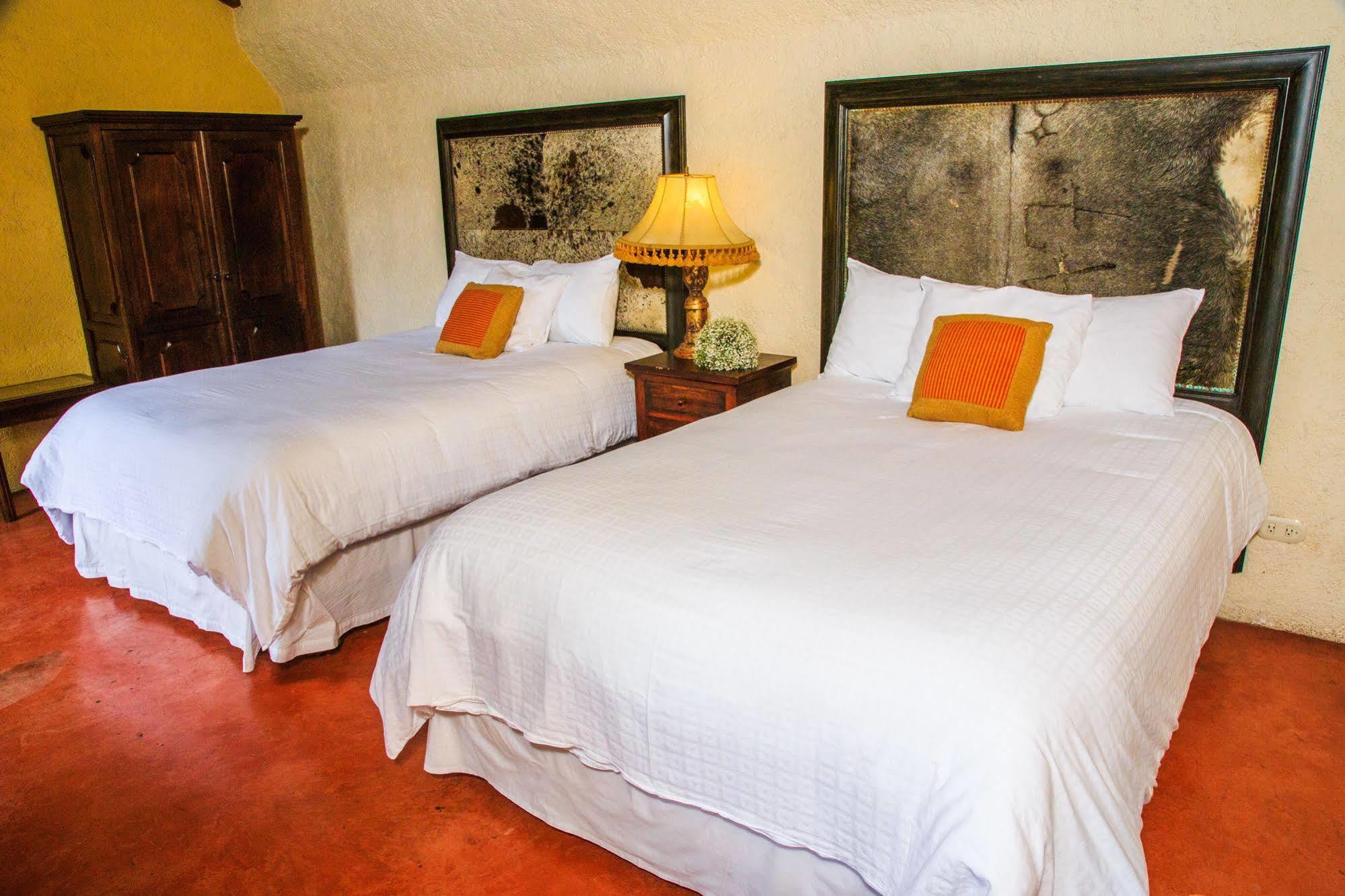 Hotel Lo De Bernal Antigua Dış mekan fotoğraf